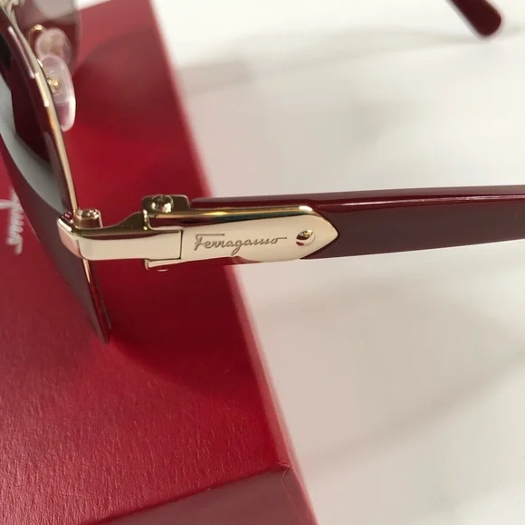 Salvatore Ferragamo Authentic Women’s Bordeaux Oversized Sunglasses ~ Brand New! - Picture 6 of 9